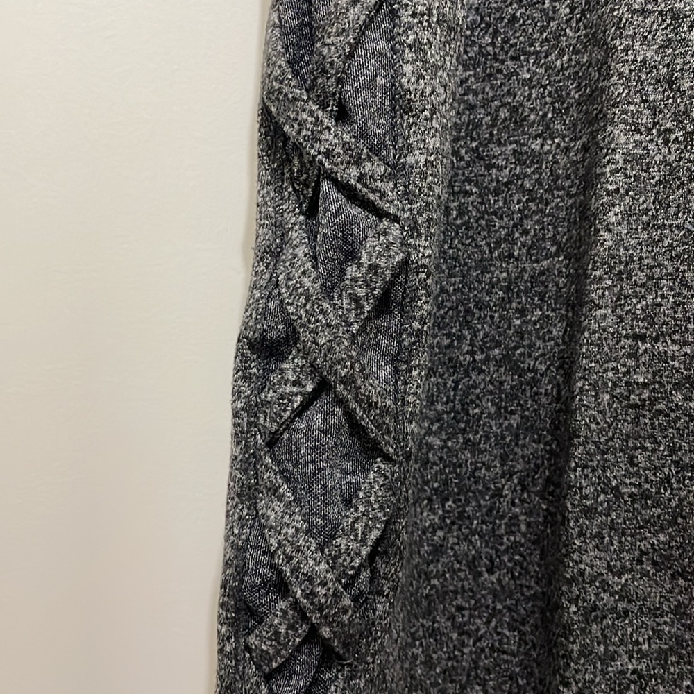 Size 3x Shosho leggings with decorative accents on side of legs. Gray. - Picture 2 of 7